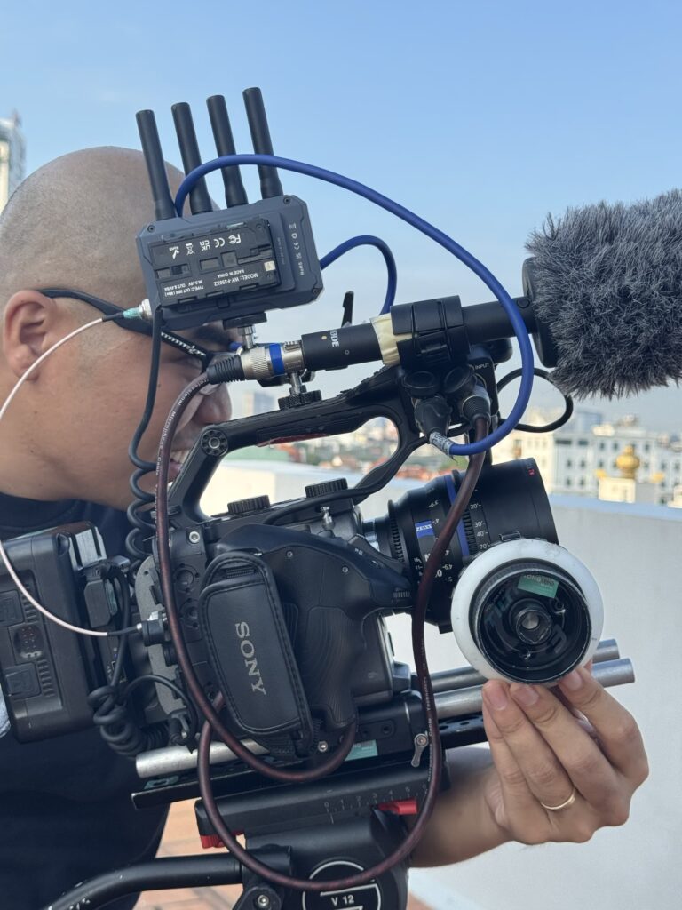 Cinema camera wireless rig rooftop